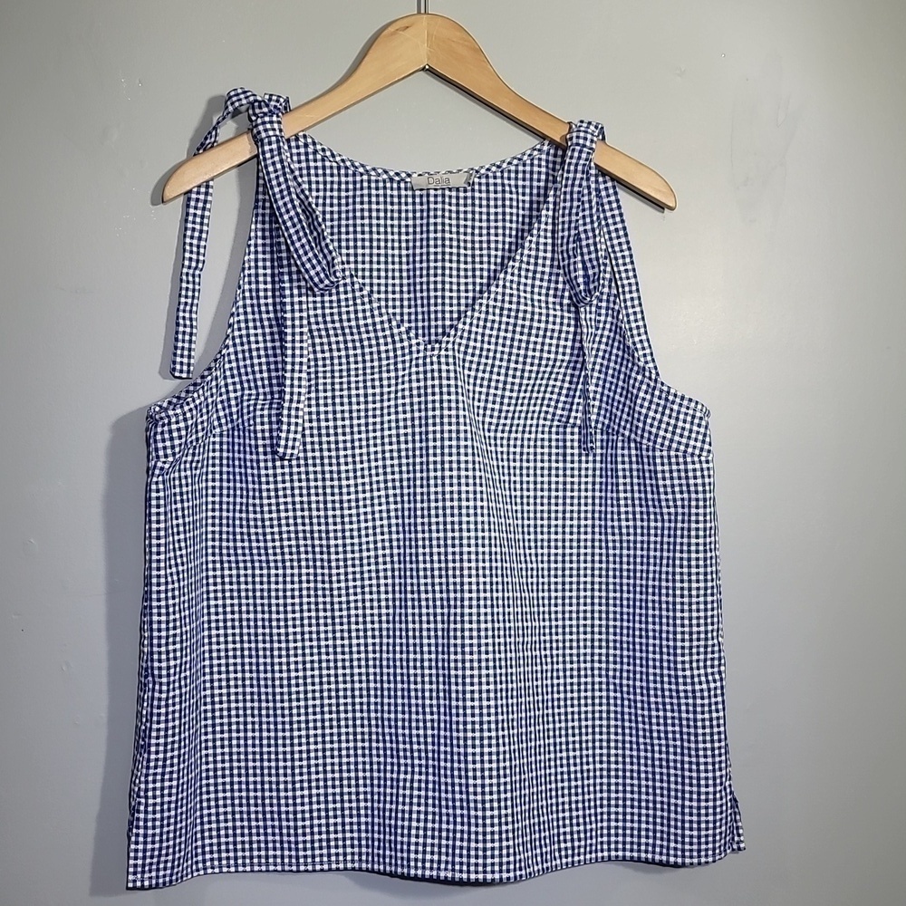 DALIA Gingham Blue/White Tie Sleeveless V-Neck Top